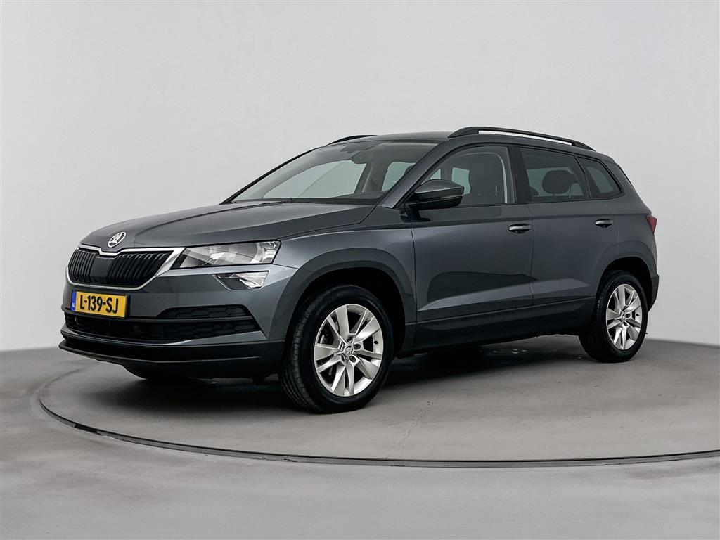 Škoda Karoq 1.5 TSI 150pk DSG Business Edition Upgrade Trekhaak L-139-SJ leasen